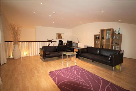 2 bedroom penthouse to rent, Alencon Link, Hampshire RG21