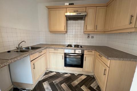 3 bedroom flat to rent, Stretford Road, Manchester M15