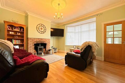 4 bedroom semi-detached house for sale, Uppingham Road, Leicester LE5