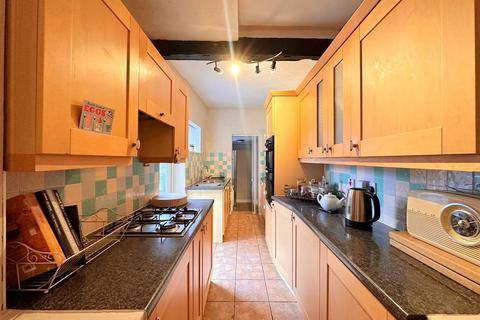 4 bedroom semi-detached house for sale, Uppingham Road, Leicester LE5