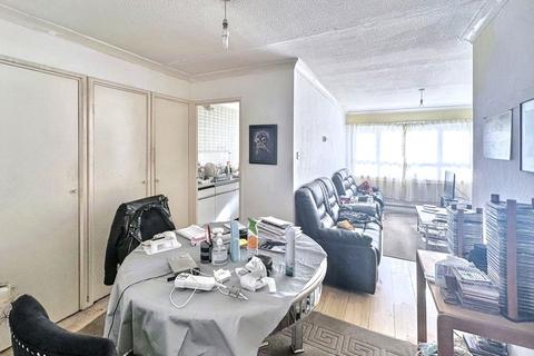 2 bedroom flat for sale, Arklecrag, Washington, Tyne and Wear, NE37 1RB