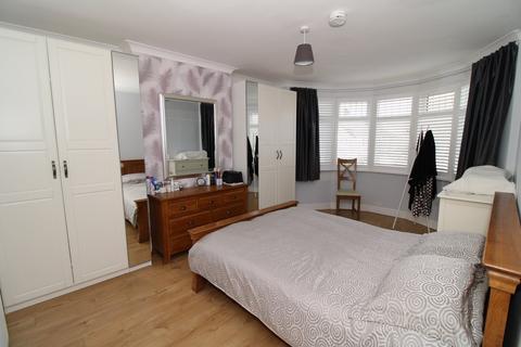 21 Boleyn Gardens, West Wickham, BR4 9NG