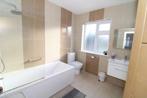 21 Boleyn Gardens, West Wickham, BR4 9NG