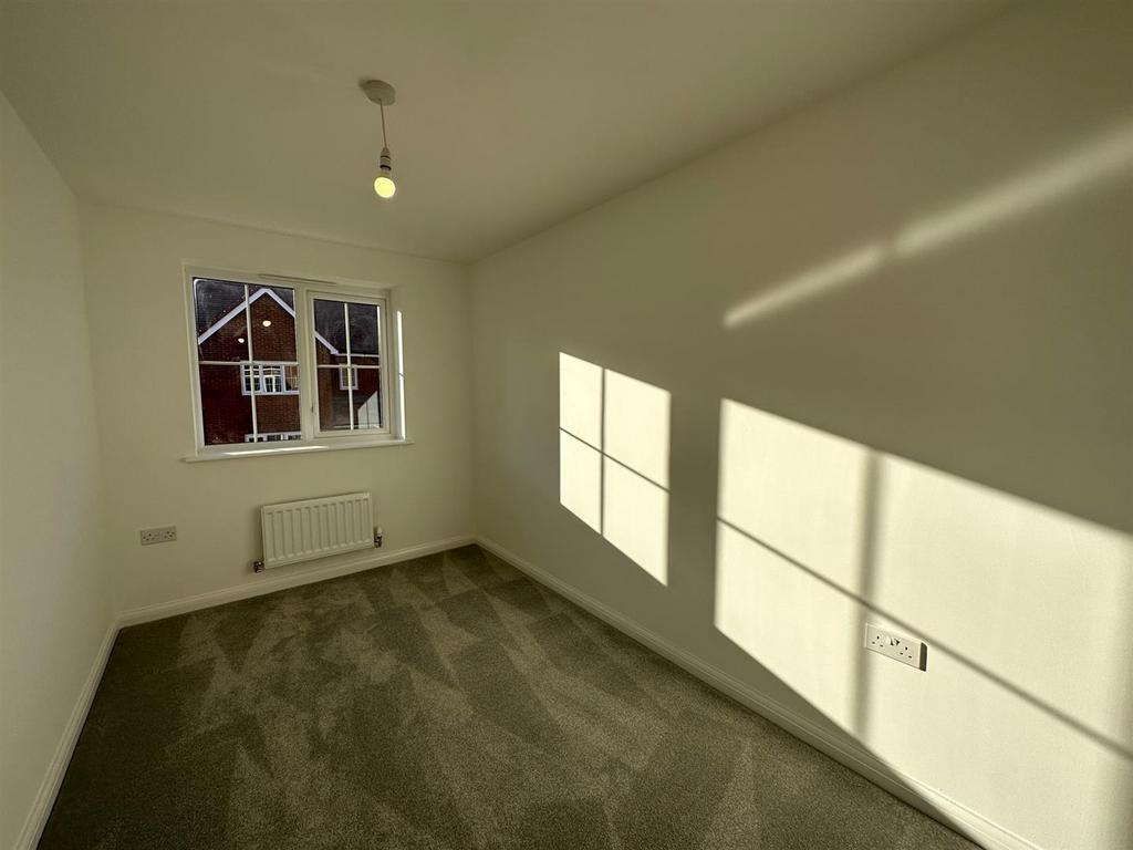 Bed 3.jpg