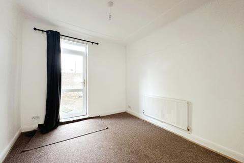 3 bedroom terraced house to rent, Dundonald Street, Birkenhead, Merseyside, CH41