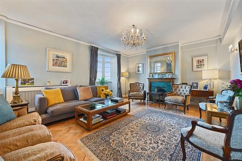 4 bedroom flat for sale, Hammersmith Road, London W6