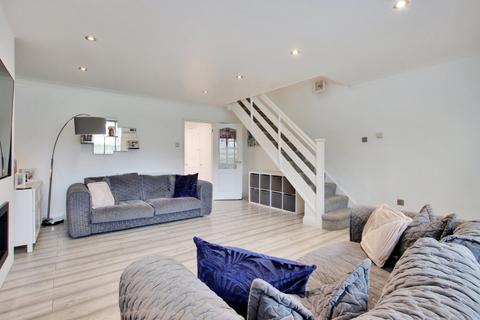32 Caling Croft, New Ash Green, Longfield, DA3 8PX