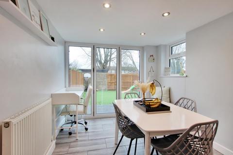 32 Caling Croft, New Ash Green, Longfield, DA3 8PX
