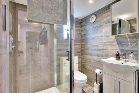32 Caling Croft, New Ash Green, Longfield, DA3 8PX