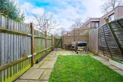 3 bedroom ground floor flat for sale, Bushell Close, London, SW2