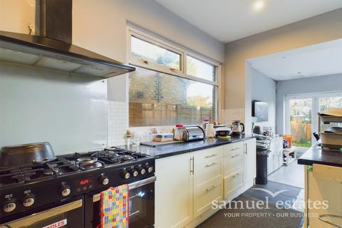 4 bedroom terraced house for sale, Hilldown Road, London, SW16