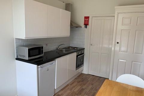 Studio to rent, Manstone Road, Kilburn NW2