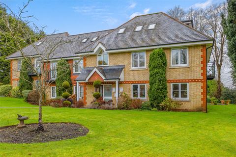 2 bedroom flat for sale, Windermere Way, Reigate, Surrey, RH2