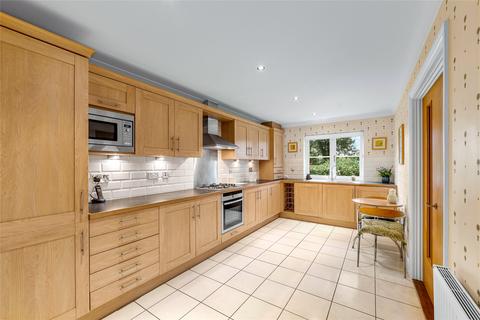 2 bedroom flat for sale, Windermere Way, Reigate, Surrey, RH2