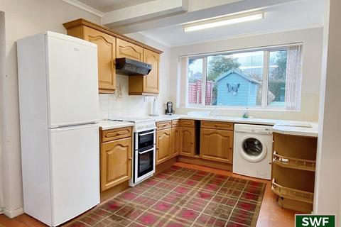 13a Coniston Road, Wolverhampton, WV6 9DT
