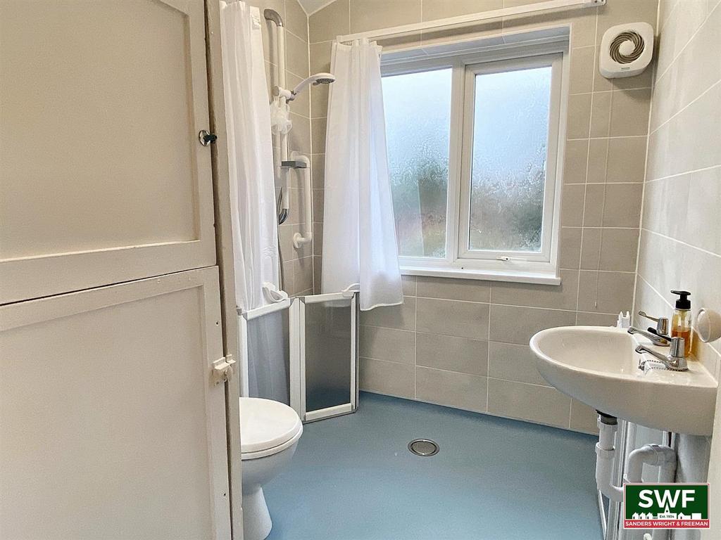 Shower room.jpg