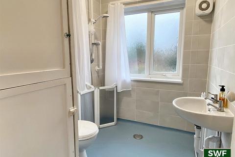 13a Coniston Road, Wolverhampton, WV6 9DT
