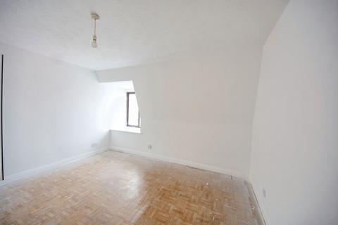 2 bedroom flat for sale, Flat 9 Albany Court, Dallow Road, Luton, Bedfordshire, LU1 1NP