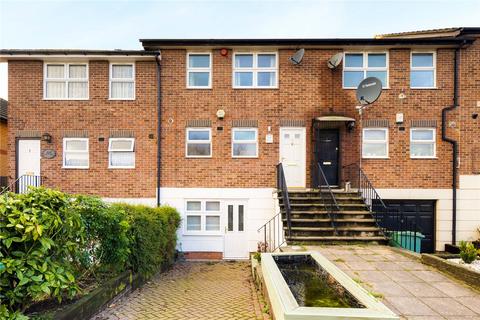 4 bedroom terraced house to rent, Nutmeg Close, London, E16