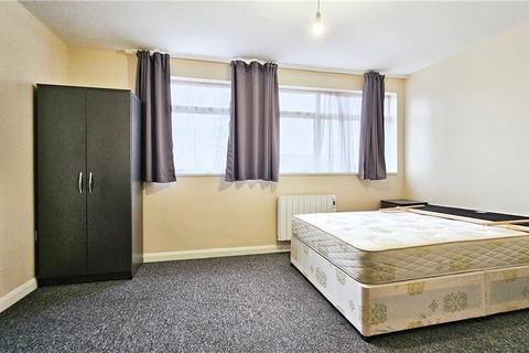 1 bedroom in a house share to rent, Stanwell New Road, Staines-upon-Thames, Surrey, TW18