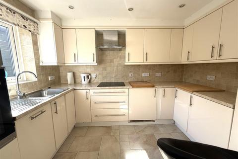 3 bedroom bungalow for sale, Mayflower Drive, Rugeley