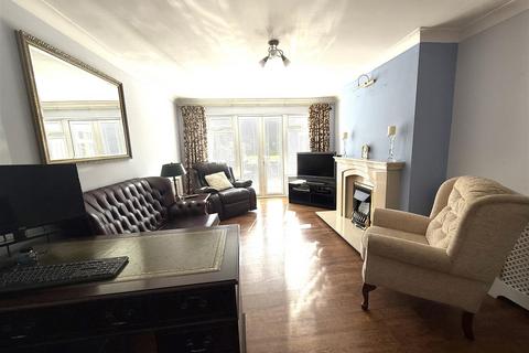 3 bedroom bungalow for sale, Mayflower Drive, Rugeley
