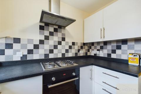 2 bedroom end of terrace house to rent, Raleigh Close, Gloucester