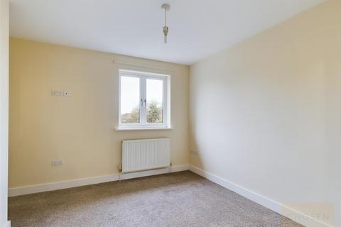 2 bedroom end of terrace house to rent, Raleigh Close, Gloucester