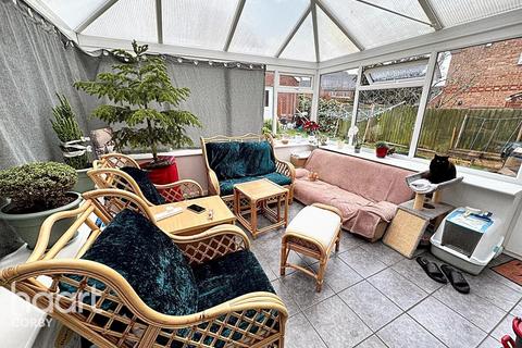 48 Applegarth Close, Corby, NN18 8EU
