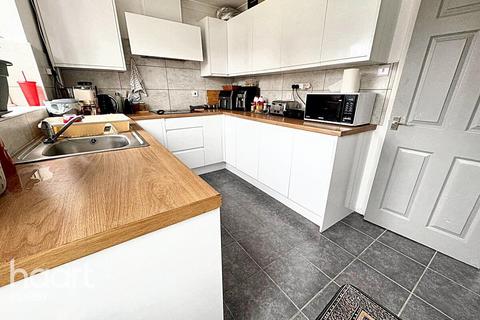 48 Applegarth Close, Corby, NN18 8EU