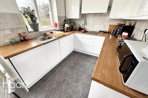 48 Applegarth Close, Corby, NN18 8EU