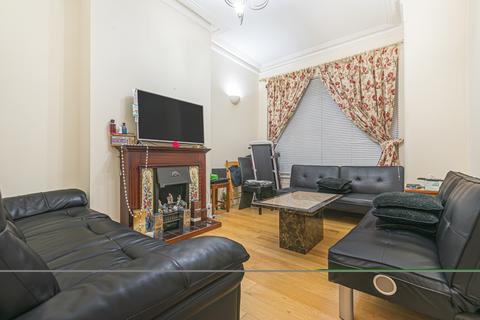 1 bedroom flat to rent, Durnsford Road London SW19