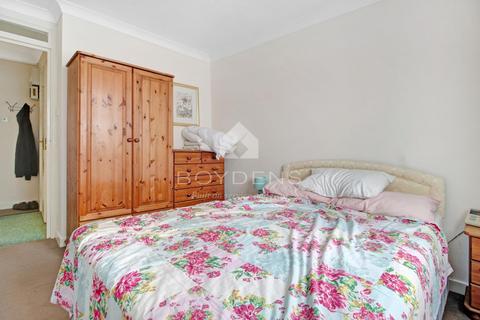 2 bedroom flat for sale, Winnock Road, Colchester CO1