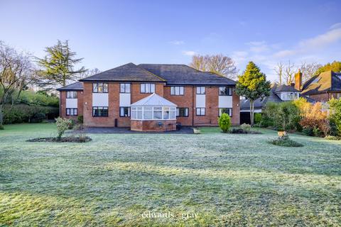 Rosemary Court, Walsall Road, Sutton Coldfield, B74 4QB