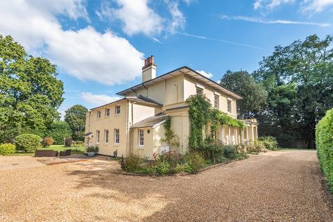 6 bedroom detached house for sale, Vicarage Road, Yateley, Hampshire