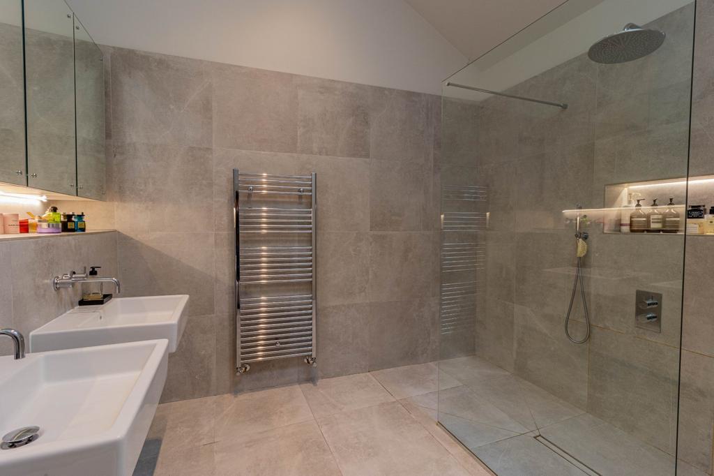 Ensuite