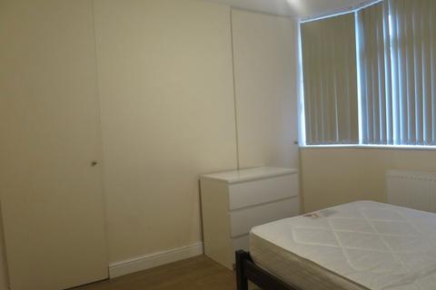 1 bedroom in a house share to rent, Hadow Road