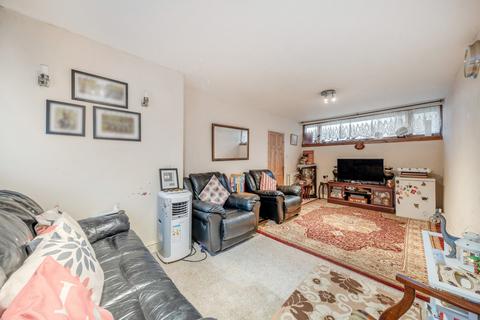 46 Walpole Place, London, SE18 6TP