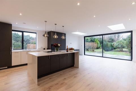 15 Bushey Avenue, Petts Wood, Orpington, BR5 1EP