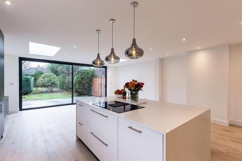 15 Bushey Avenue, Petts Wood, Orpington, BR5 1EP