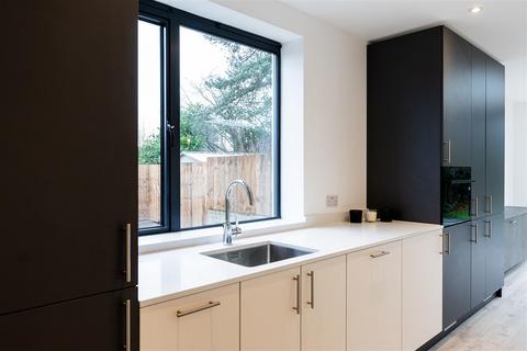 15 Bushey Avenue, Petts Wood, Orpington, BR5 1EP