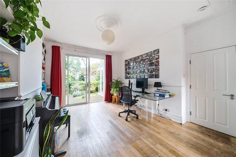 4 bedroom end of terrace house for sale, Coldfall Avenue, London, N10