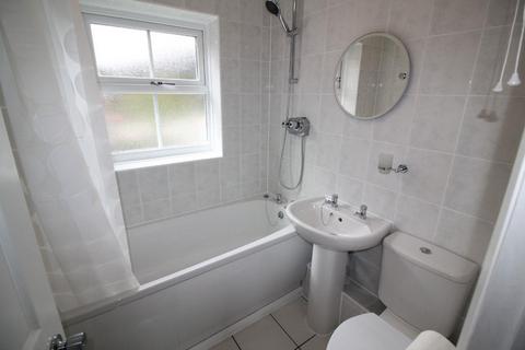 2 bedroom apartment to rent, Ryebank Road