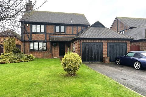 4 bedroom detached house to rent, The Ridings, Whitstable