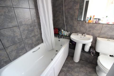 84 Cotswold Way, Worcester Park, KT4 8LN