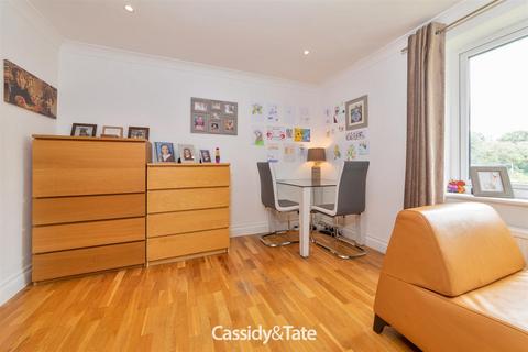 1 bedroom maisonette to rent, Park Place, Park Street