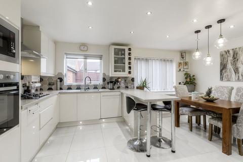 17 Abbotsbury, Westcroft, Milton Keynes, MK4 4EY