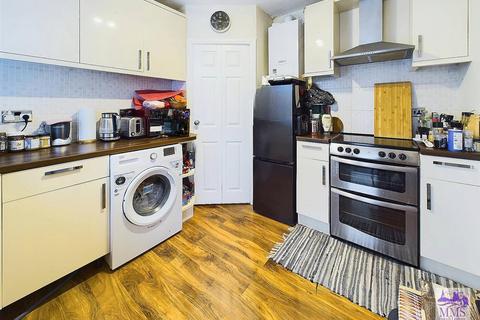 1 bedroom ground floor flat for sale, Northfleet, Gravesend