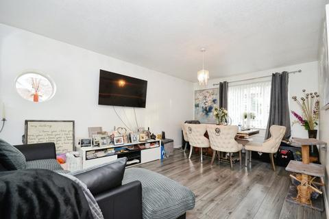 2 bedroom maisonette for sale, Comet Close, Watford WD25