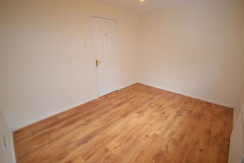 2 bedroom terraced house to rent, Merrivale Close, Kettering NN15